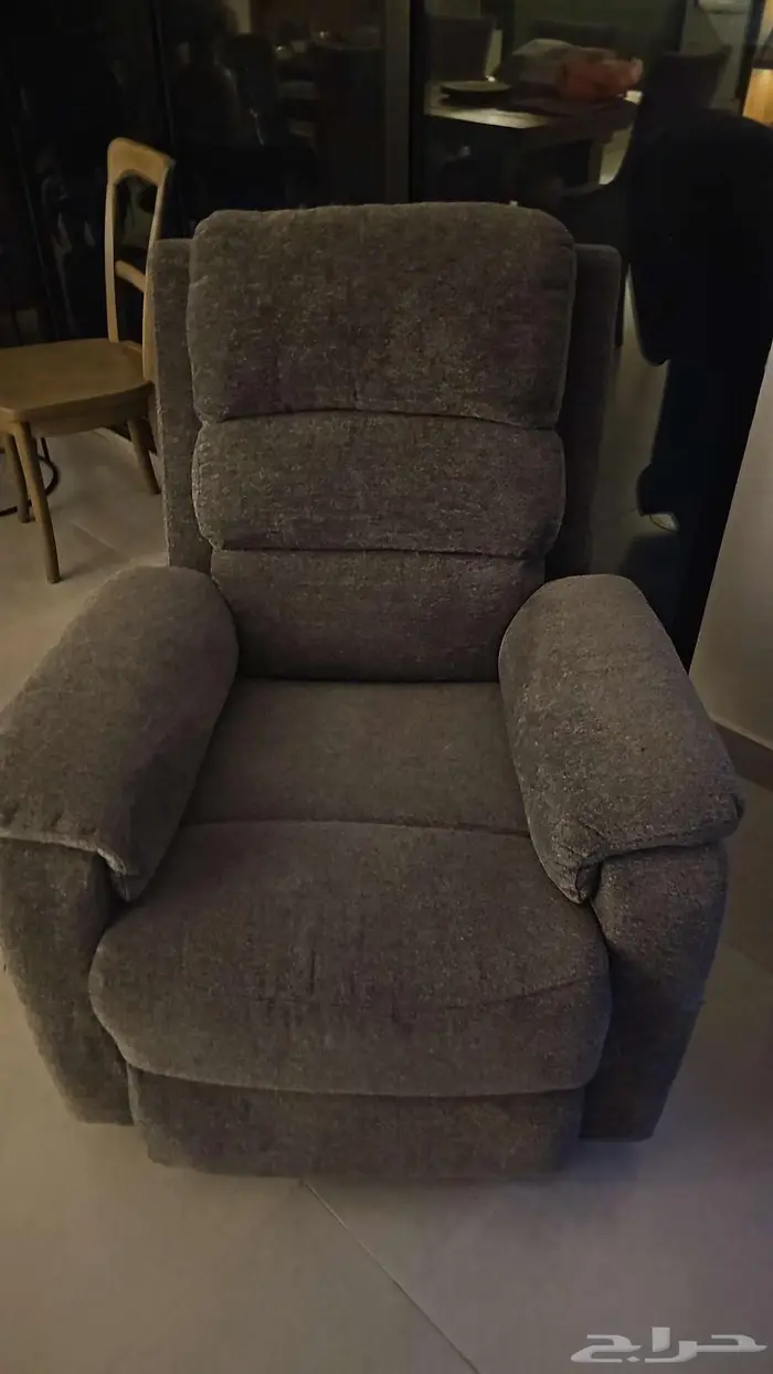 طقم كنب ريكلاينر استرخائي للبيع 3