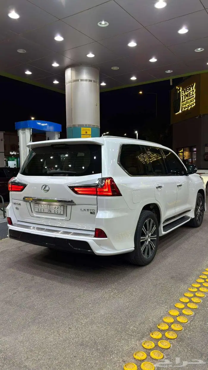 لكزس 2019 570 1