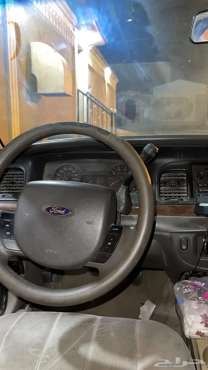 فورد كراون فكتوريا 2008 8