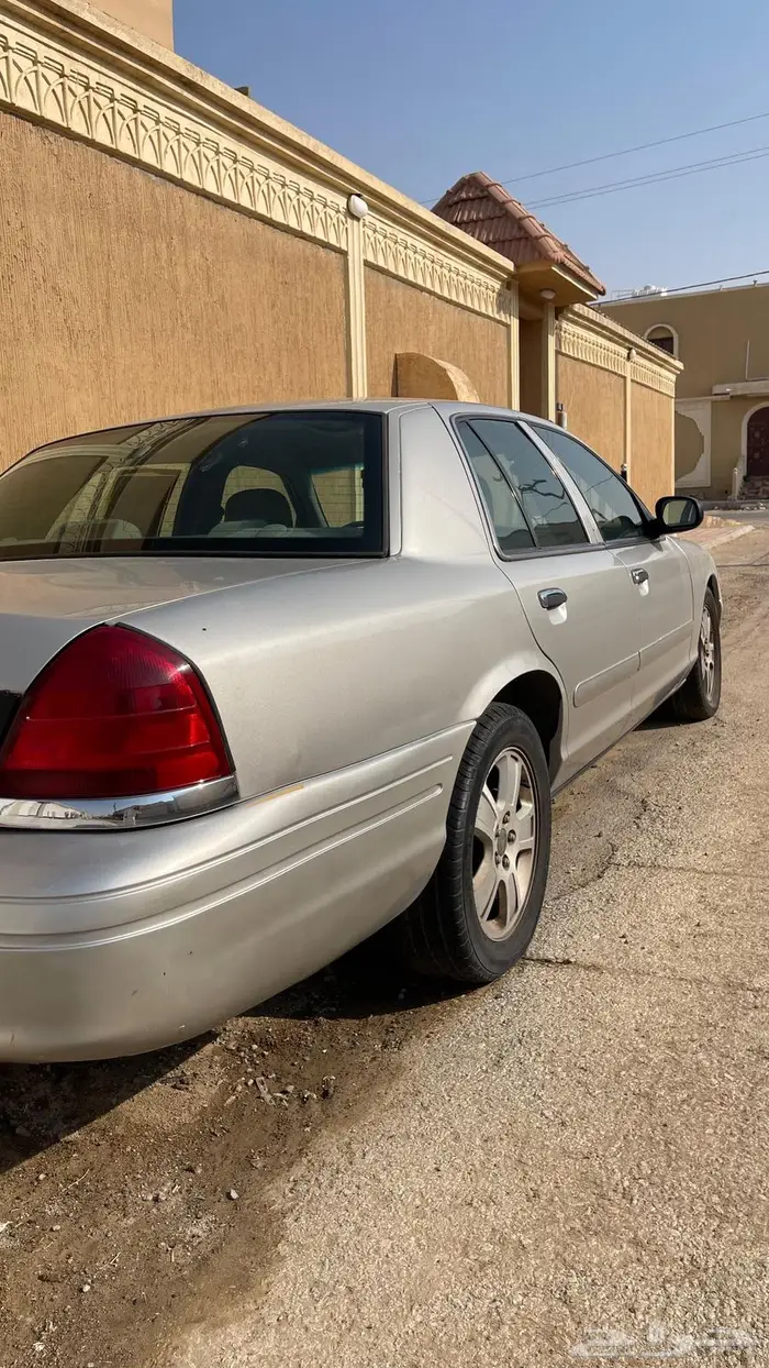 فورد كراون فكتوريا 2008 7