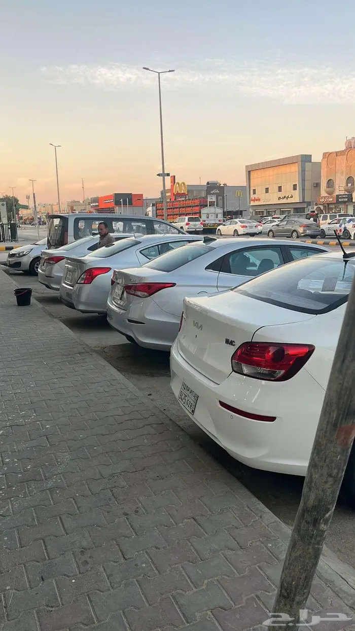 قمة الطريق لتأجير سيارات 4