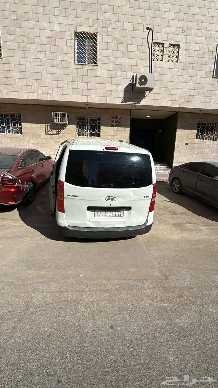 باص اتش ون موديل 2010 3