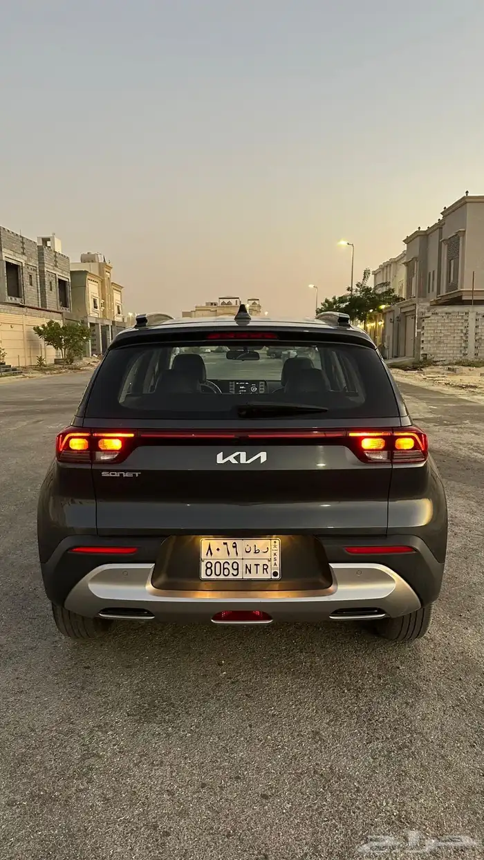 كيا سونيت رمادي 2