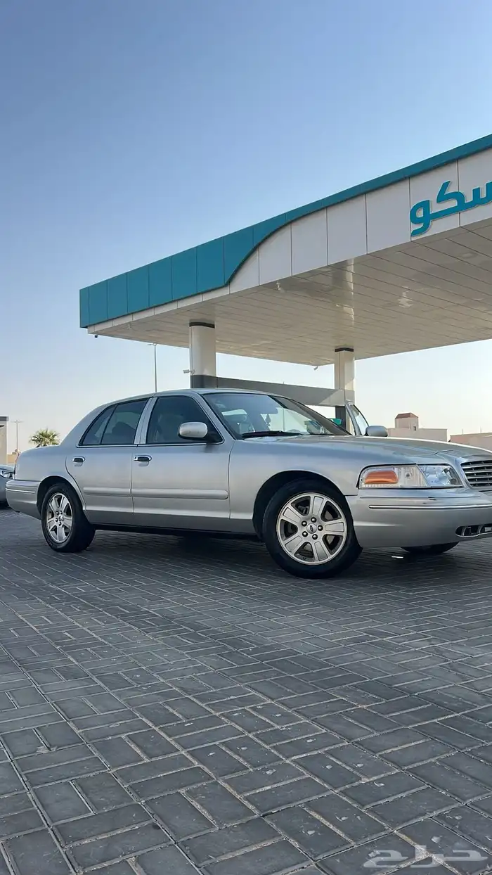 فورد فكتوريا 4