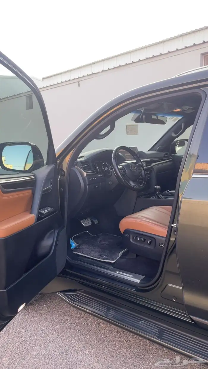 لكزس 2021- سعودي 11