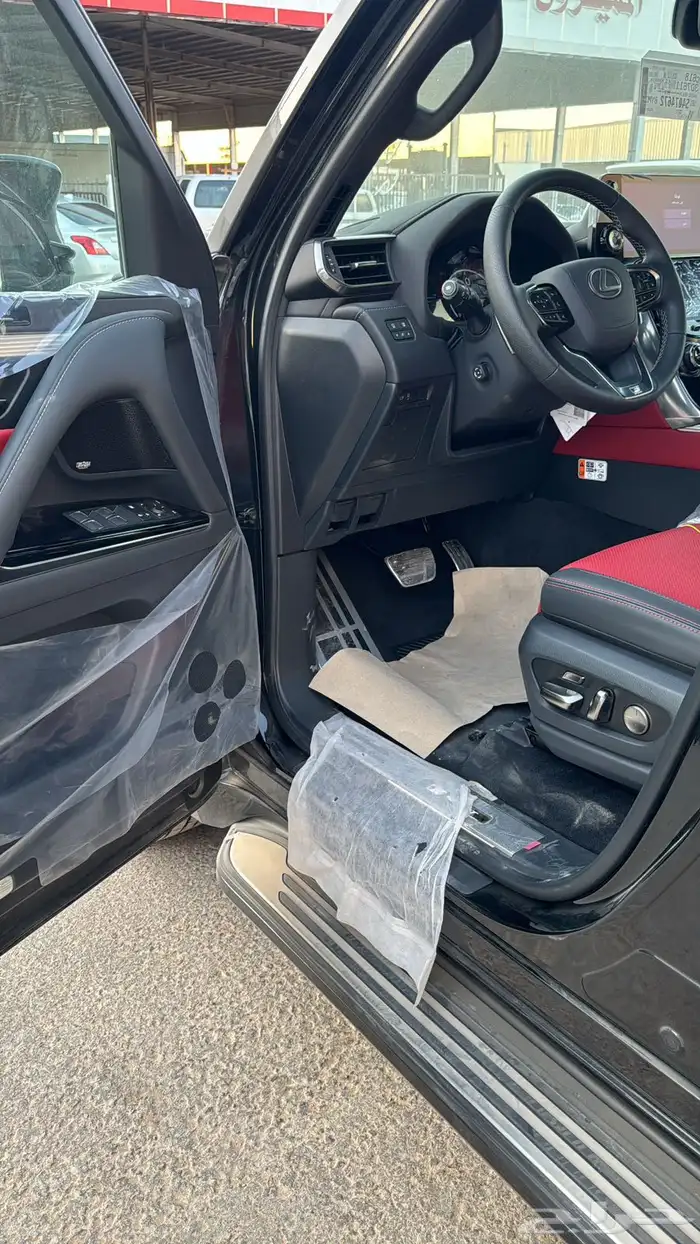 لكزس 2025 بنزين LX600 فل كامل سبورت سعودي جديد اللون اسود 11