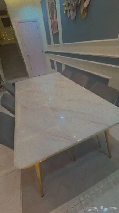 للبيع كنب صاله مع طاولة خدمه وطاوله طعام 8 كراسي index