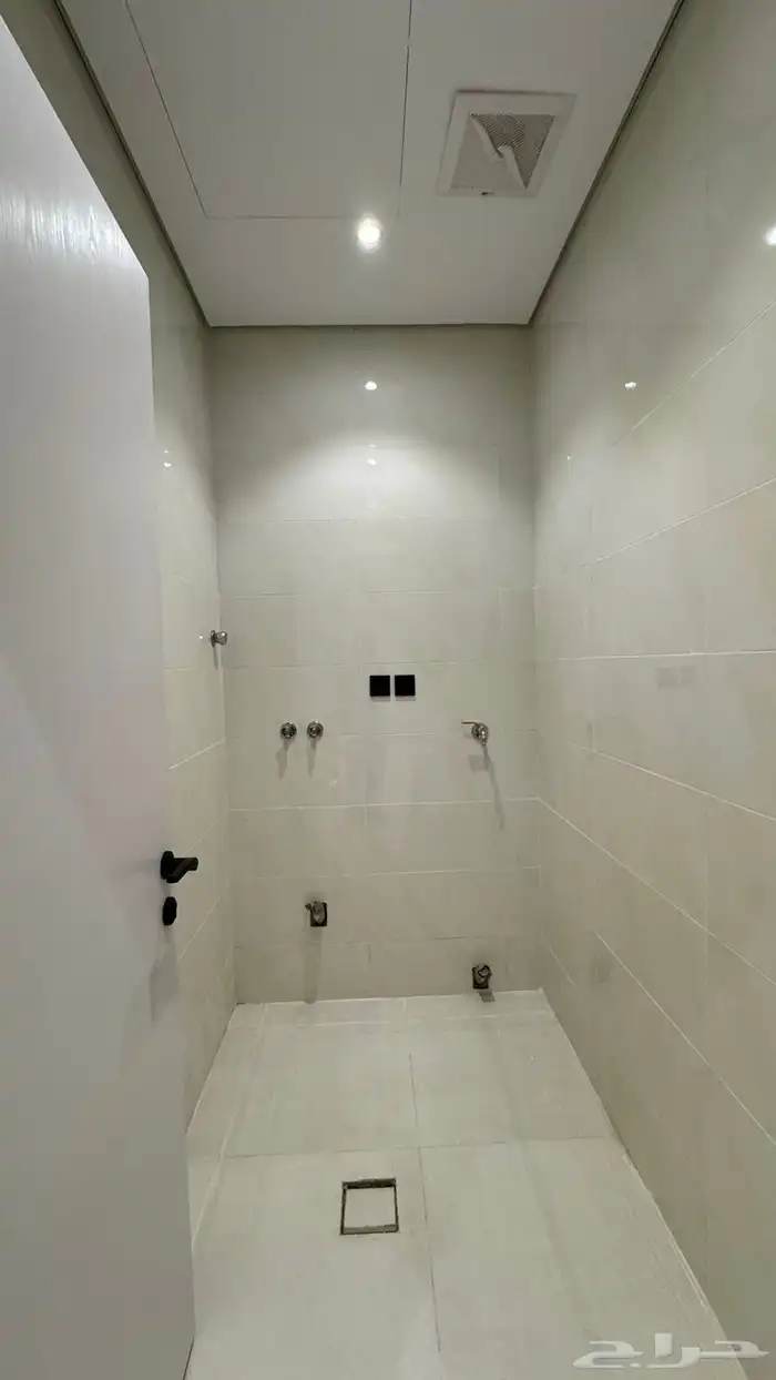 شقق جديده للبيع -حي الحمراء 8