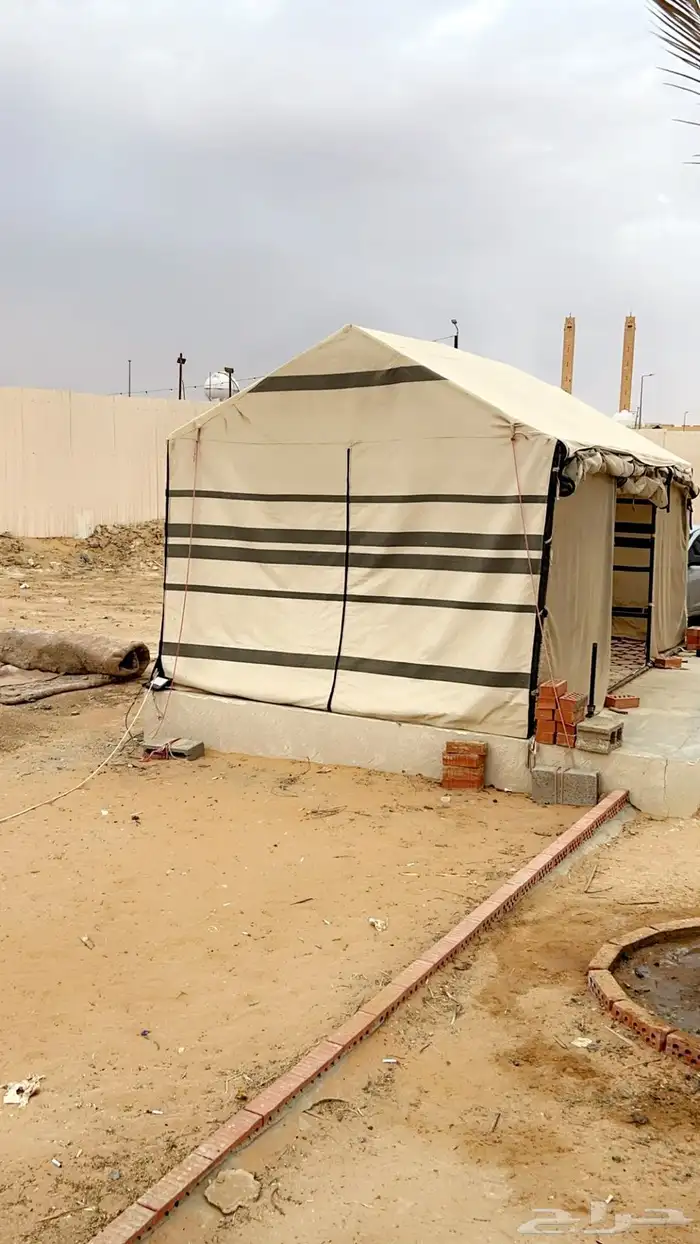 للبيع خيمة 3 5 استعمال نظيف مع مساند وفرشة حالتهم متوسطة 0