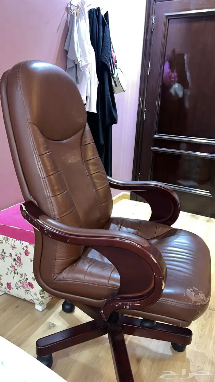 مكتب فخم مع كرسي دوار جلد من الصبان 4