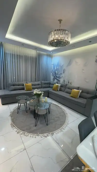 للبيع كنب صاله مع طاولة خدمه وطاوله طعام 8 كراسي index