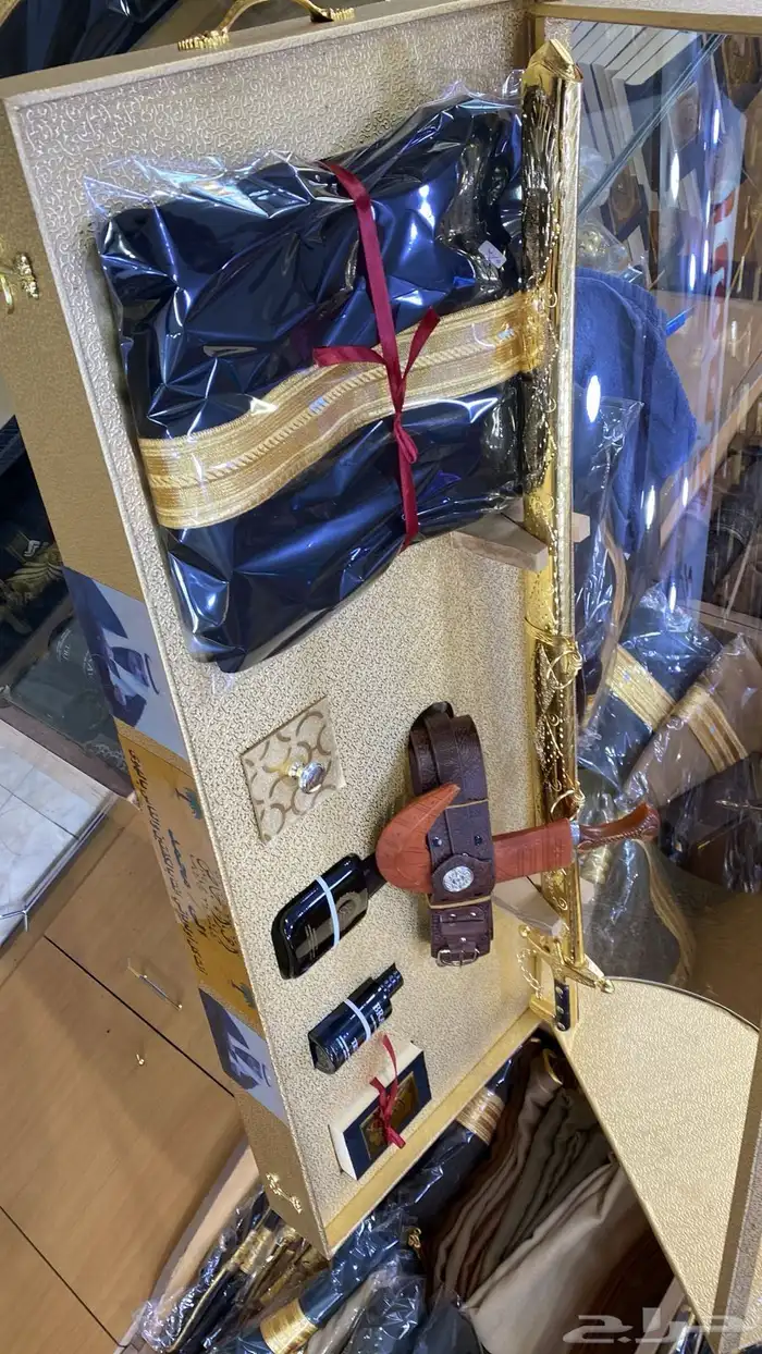 بشت وبر شتوي فروة صدرية هدايا زواج ترقية تقاعد تكريم تخرج 79