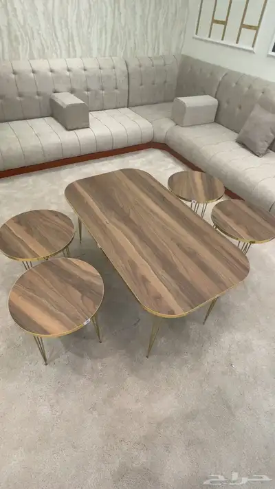 للبيع كنب صاله مع طاولة خدمه وطاوله طعام 8 كراسي index