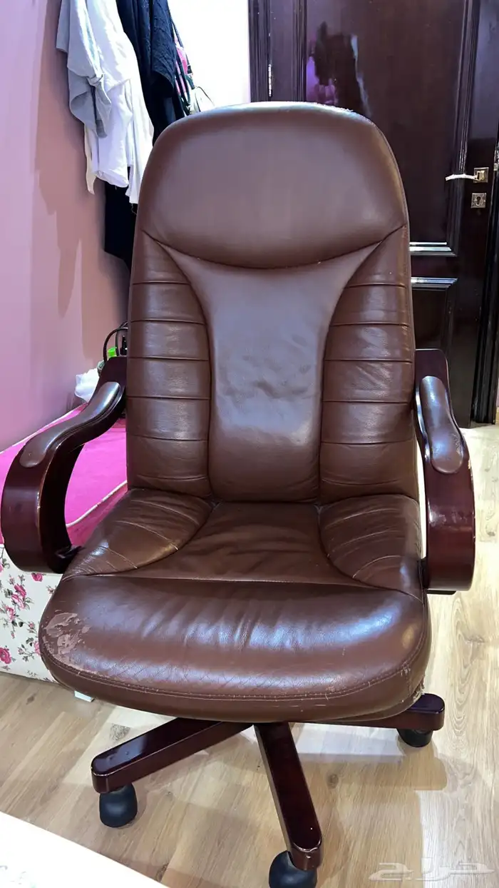 مكتب فخم مع كرسي دوار جلد من الصبان 3