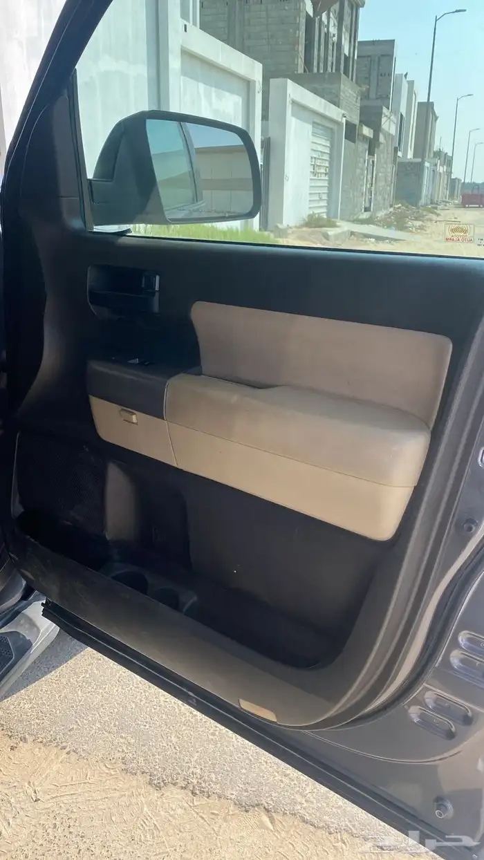 للبيع سكويا 2011 12