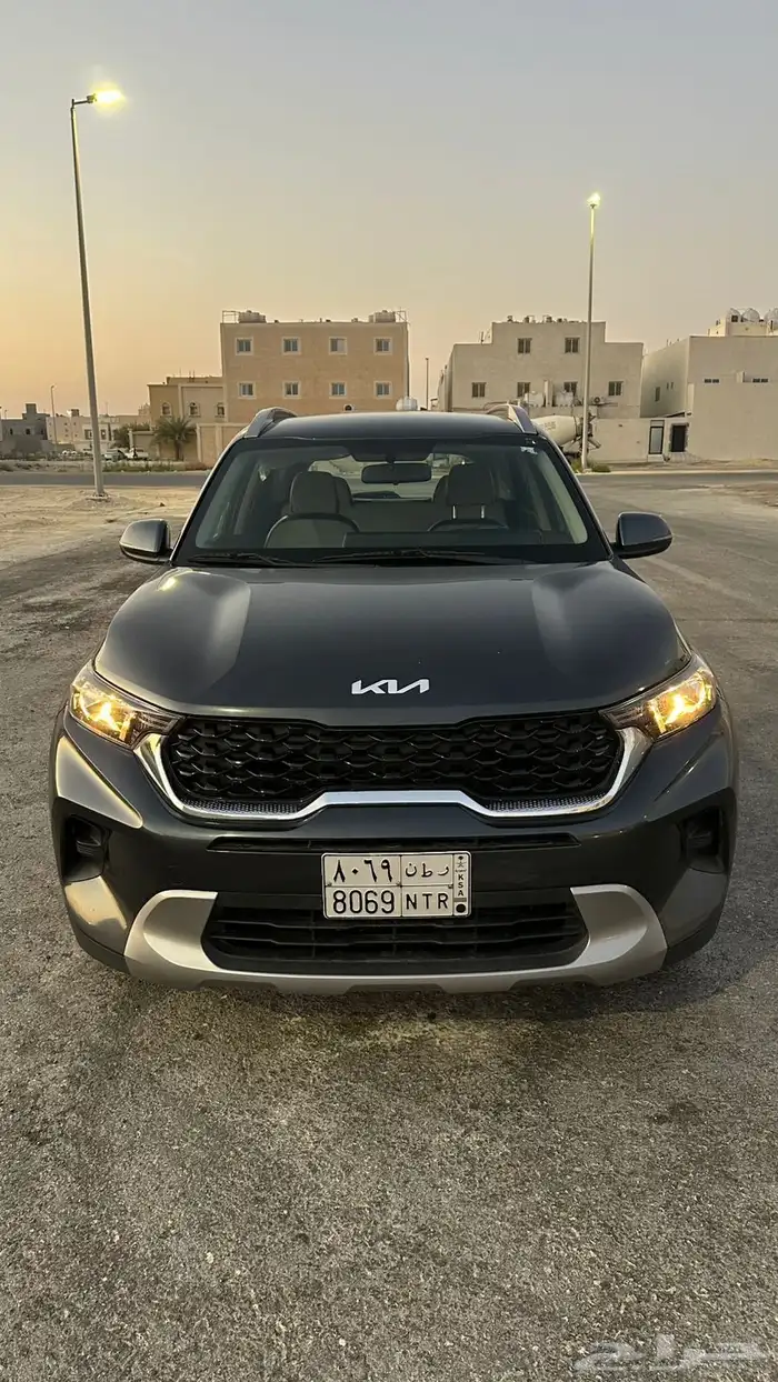 كيا سونيت رمادي 3