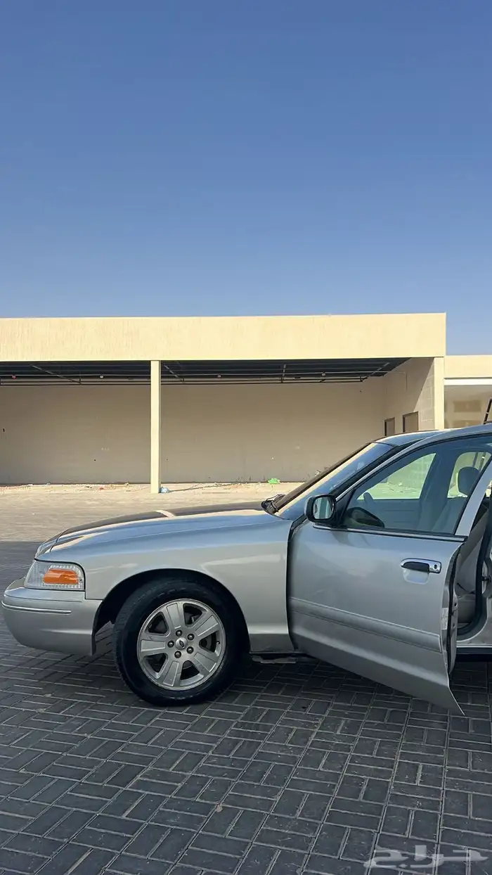 فورد فكتوريا 8