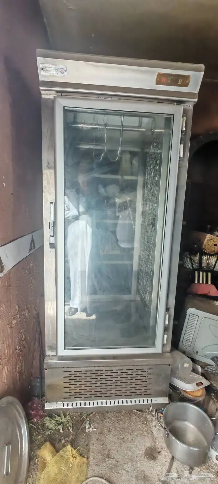 ثلاجة عرض لحوم وذبايح شبه جديده استخدام 6 شهور فقط السوم 1