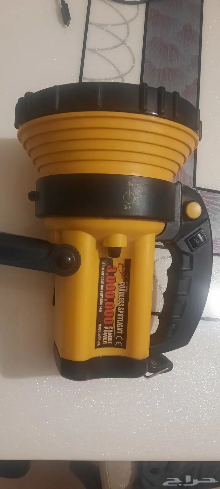 كشاف بحاله ممتازه مخزن يحتاج بطاريه فقط 0