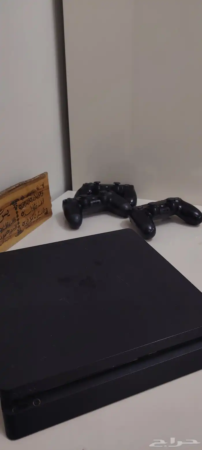 سوني 4مع 3يدات مع 6 اشرطه 4