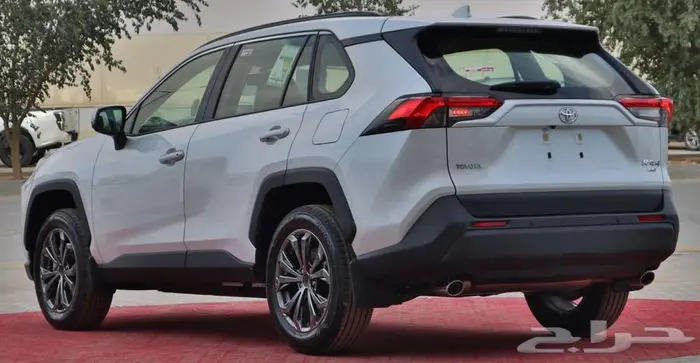 تويوتا راف فور فتحة XL XLE محرك 2.0 بنزين 2025 سعودي 3
