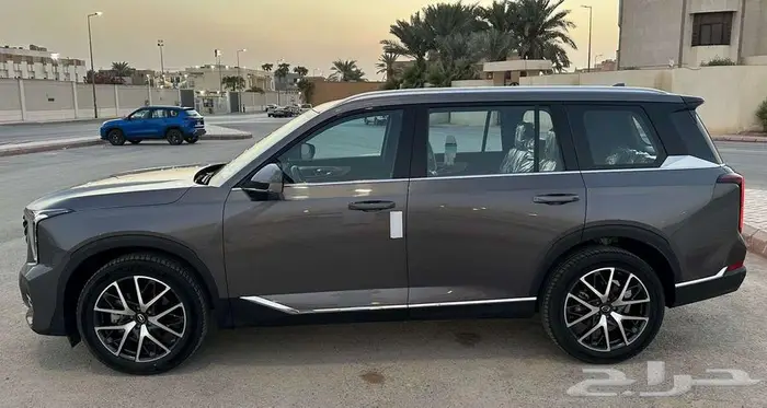 للبيع GAC GS8 4WD السياره مخزنه 4
