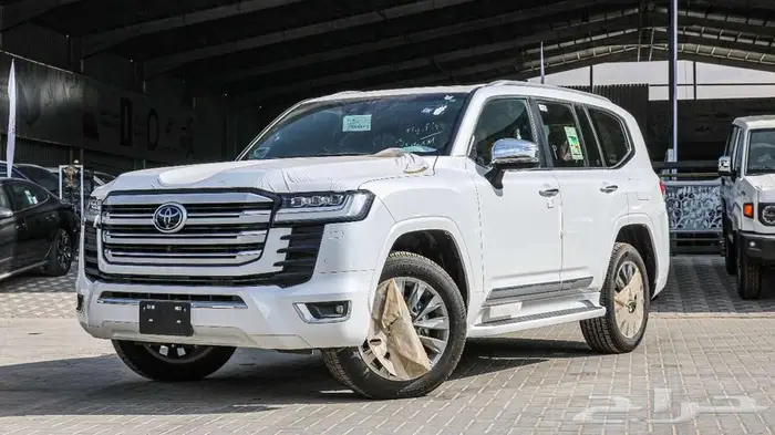 تويوتا لاندكروزر في اكس ار VXR موديل 2024 باقل سعر 10