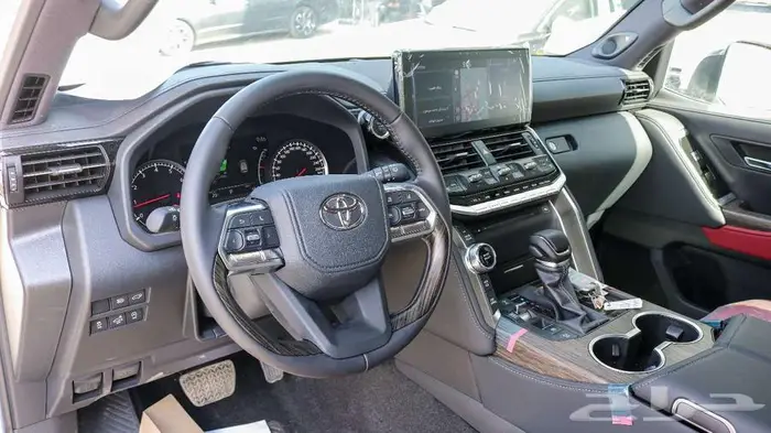 تويوتا لاندكروزر في اكس ار VXR موديل 2024 باقل سعر 11