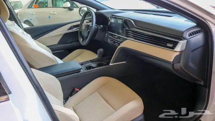 تويوتا كامري استندر 2025 متوفر هايبرد _بنزين كاش _ اقساط 9