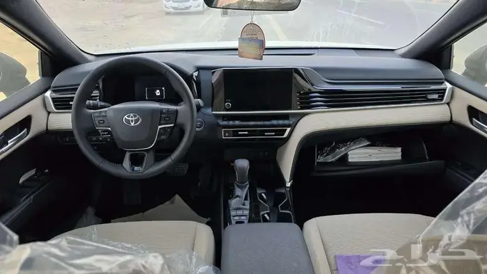تويوتا كامري LE هايبرد 2025 11