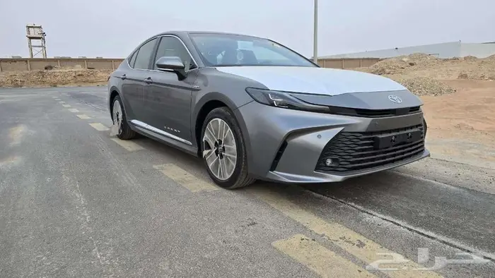 تويوتا كامري LE هايبرد 2025 5