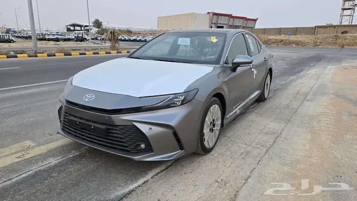 تويوتا كامري LE هايبرد 2025 4