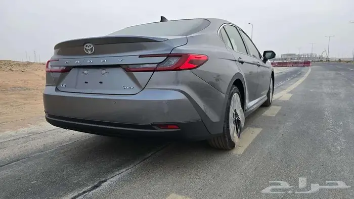 تويوتا كامري LE هايبرد 2025 10