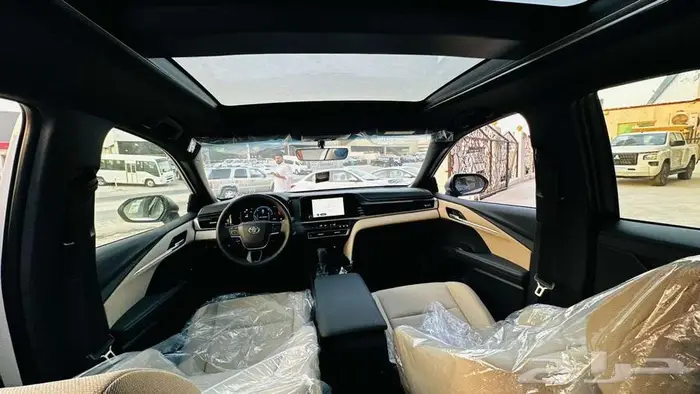 تويوتا كامرى LE هايبرد موديل 2025 4