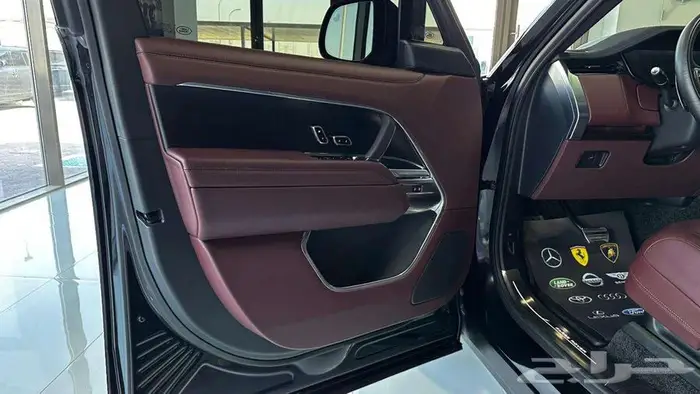 Range Rover Vogue V8 - 2025 - NEW 11