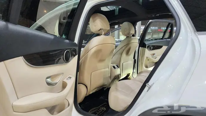 مرسيدس GLC300 2017 16