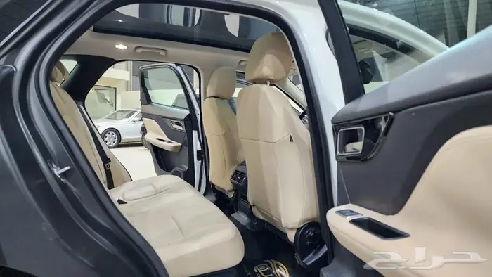 جاكور F Pace 2017 25