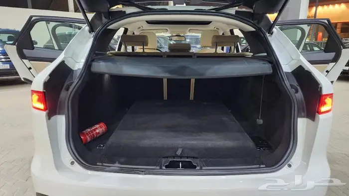 جاكور F Pace 2017 26