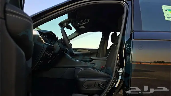 جيب جراند شيروكي لاريدو 2024 خليجي اصفار مع ضمان الوكيلرر 7