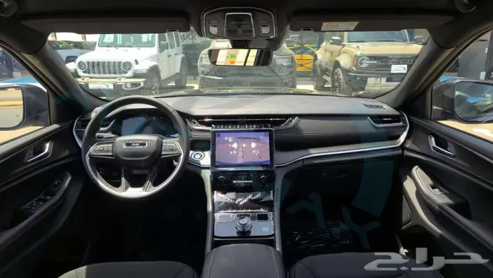 جيب جراند شيروكي لاريدو 2024 خليجي اصفار مع ضمان الوكيلرر 8