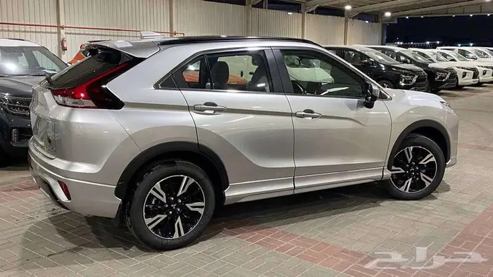 ميتسوبيشي اكليبس كروس نص فل موديل 2025 5