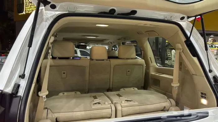 لكزس 2019 570 11