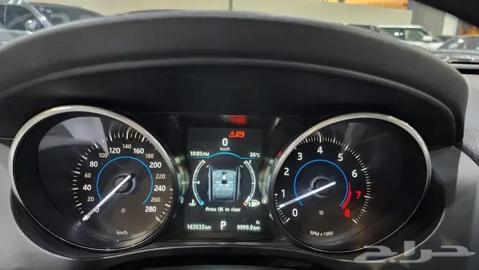 جاكور F Pace 2017 11