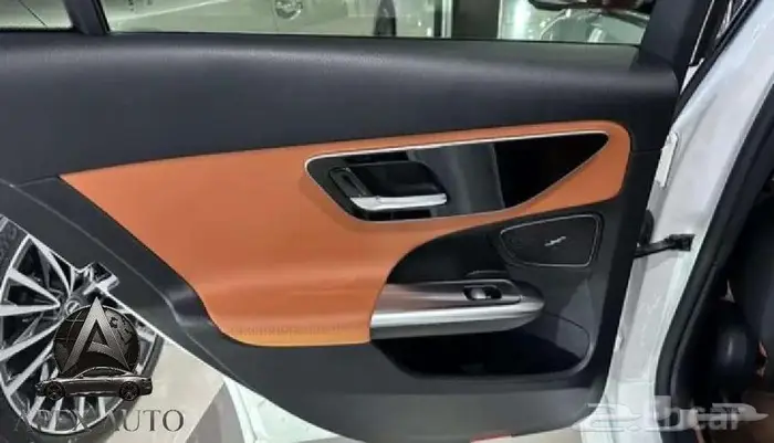 مرسيدس C300 4MATIC 2024 عرض مميز 15
