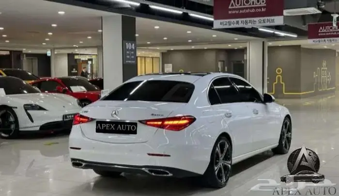 مرسيدس C300 4MATIC 2024 عرض مميز 2
