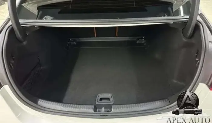 مرسيدس C300 4MATIC 2024 عرض مميز 19