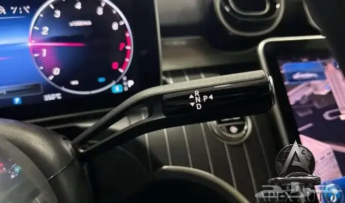 مرسيدس C300 4MATIC 2024 عرض مميز 8