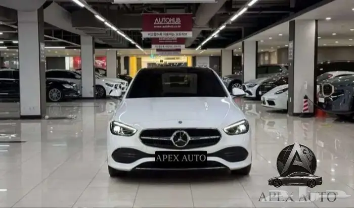 مرسيدس C300 4MATIC 2024 عرض مميز 1