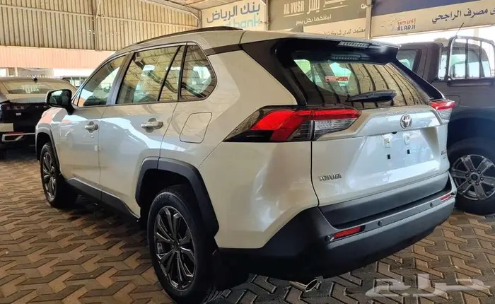 تويوتا راف فور فتحه XLE بنزين دفع رباعي 2025 كاش- تقسيط 3