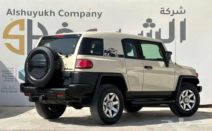 تويوتا FJ 2023 نظيف 3
